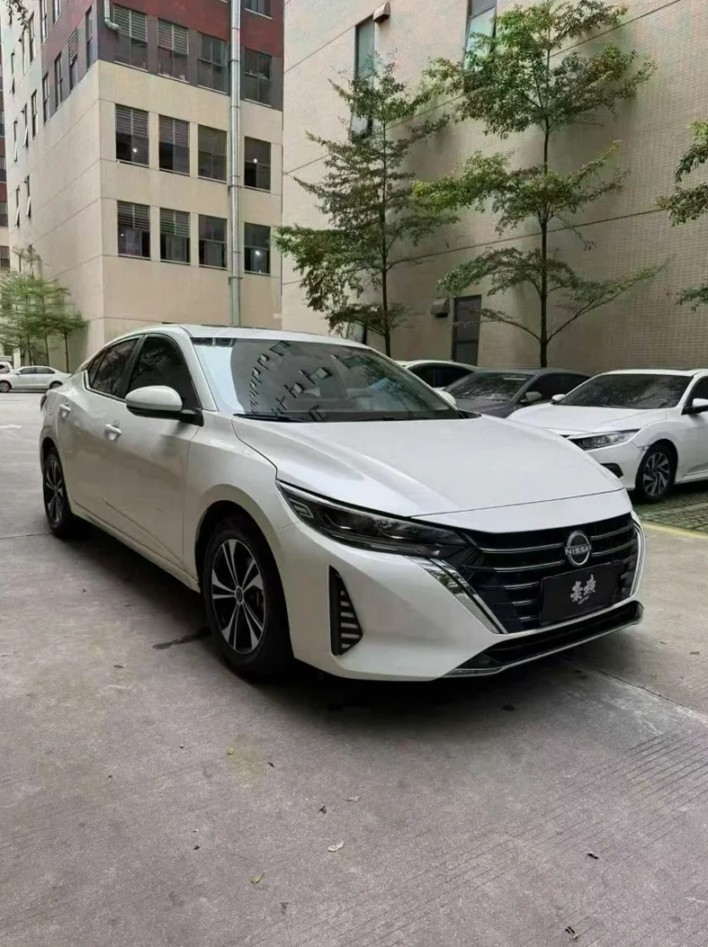 日产轩逸 正面外观二