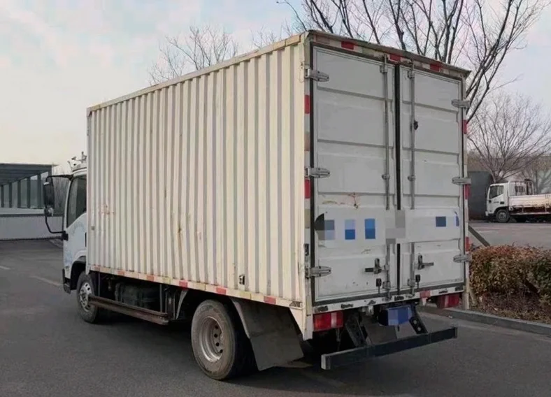 陕汽德龙 后面外观二