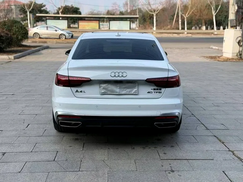 奥迪A4L 后面外观三