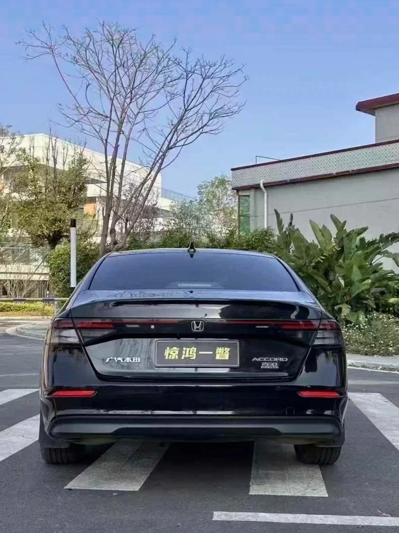 本田雅阁 驾驶室