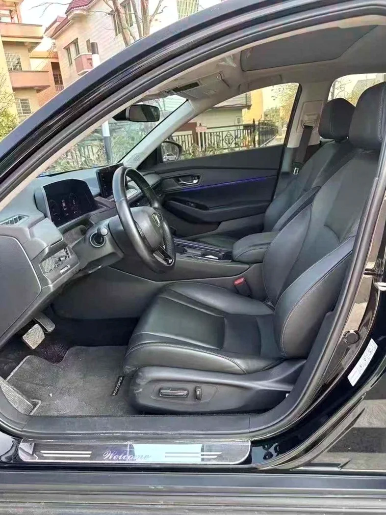 本田雅阁 内饰前排