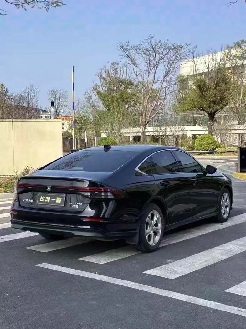 本田雅阁 后面外观二