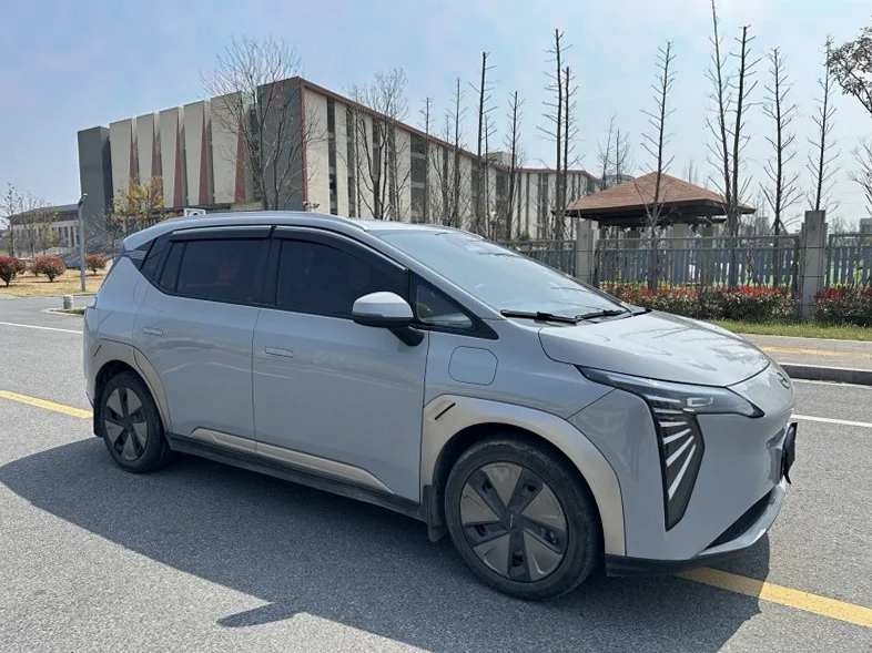 传祺埃安Y 正面外观三