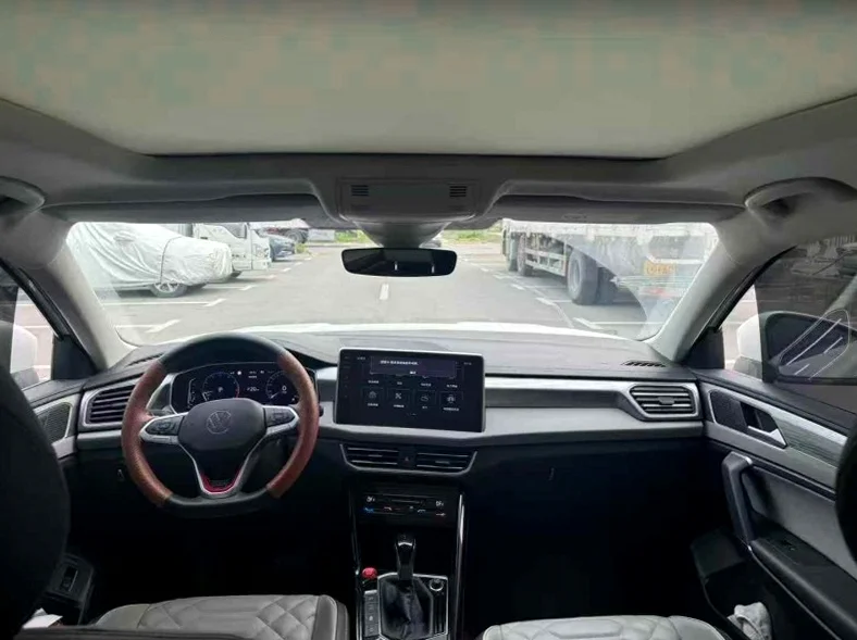 大众探岳 后面外观一