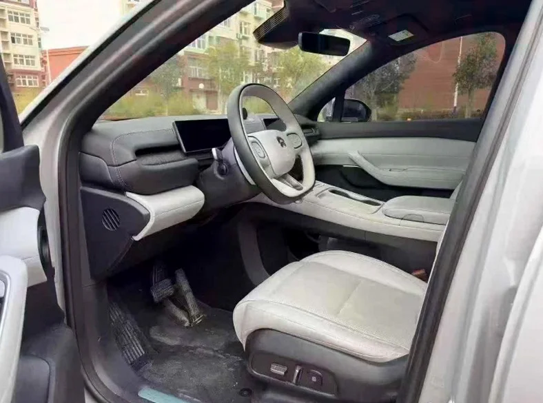 蔚来ET5 后面外观一