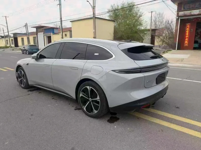 蔚来ET5 内饰前排