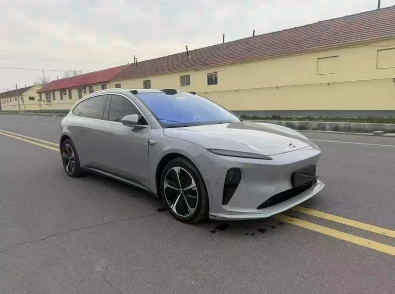 蔚来ET5 正面外观二