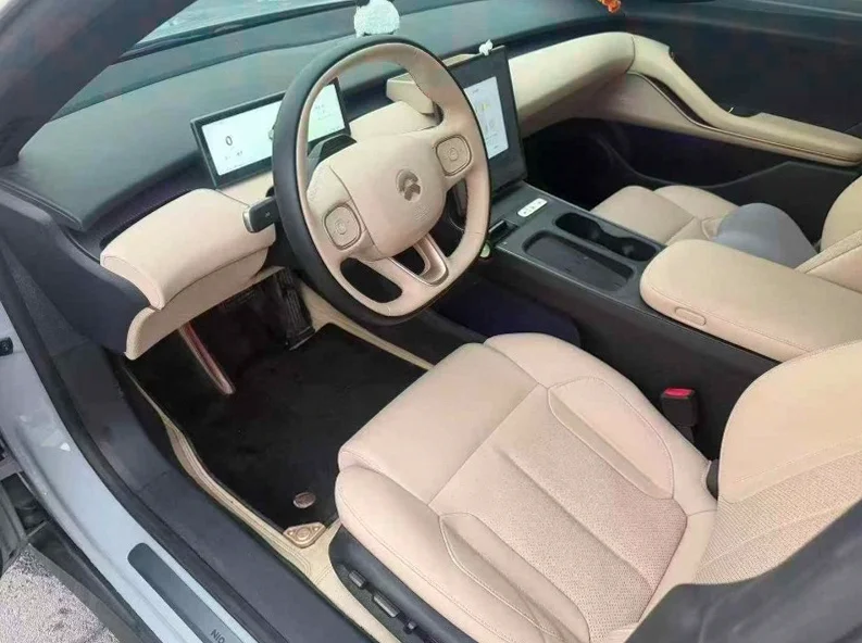 蔚来ET5 后面外观三