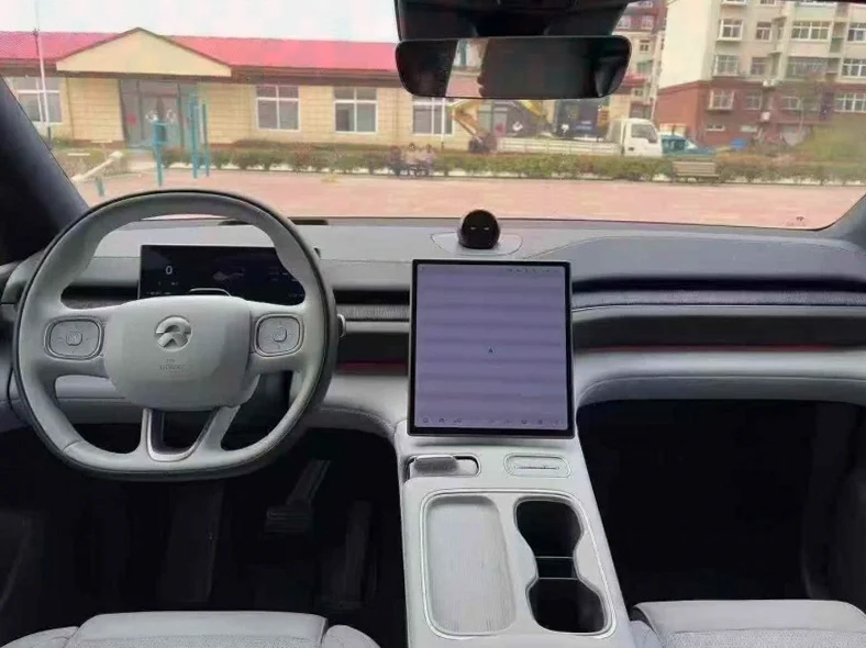 蔚来ET5 内饰前排