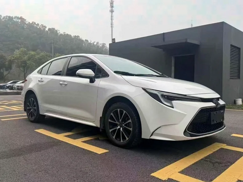 丰田雷凌 正面外观二