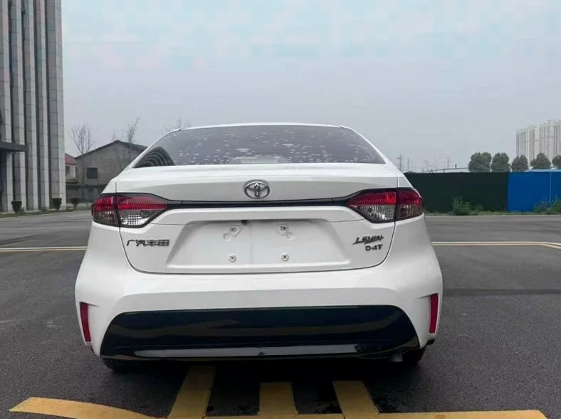 丰田雷凌 内饰后排