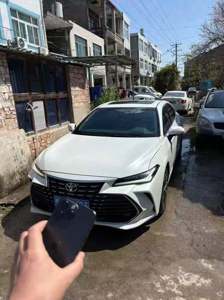 丰田亚洲龙 正面外观二