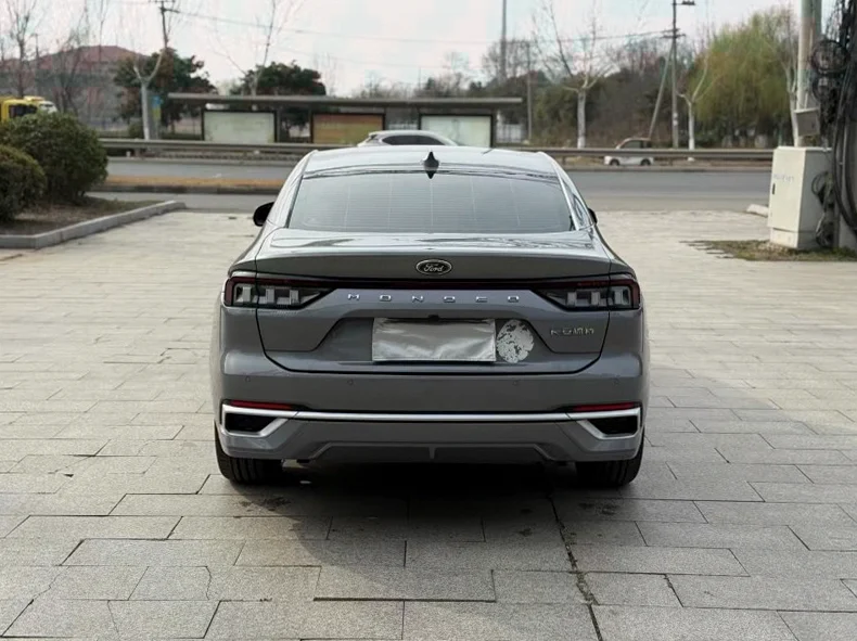 福特蒙迪欧 驾驶室