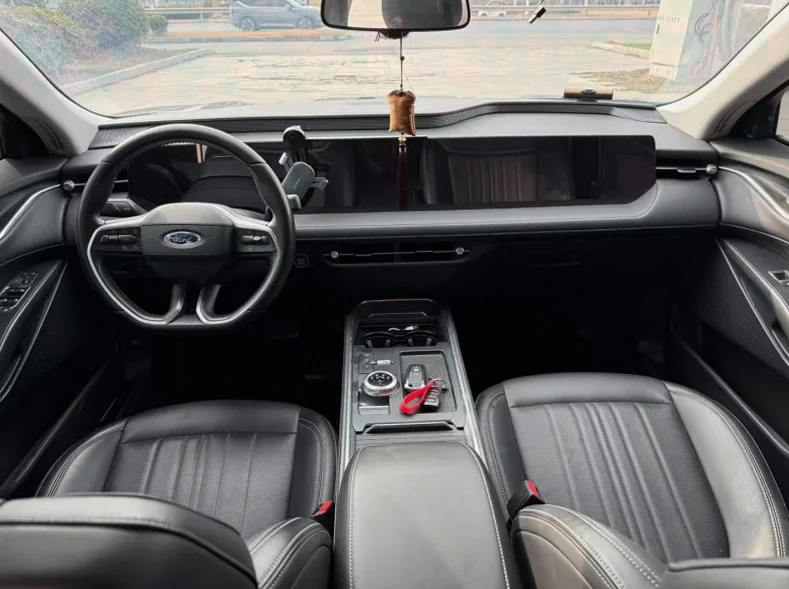 福特蒙迪欧 内饰前排