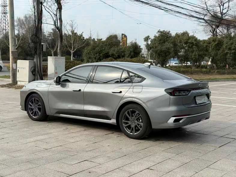 福特蒙迪欧 后面外观二