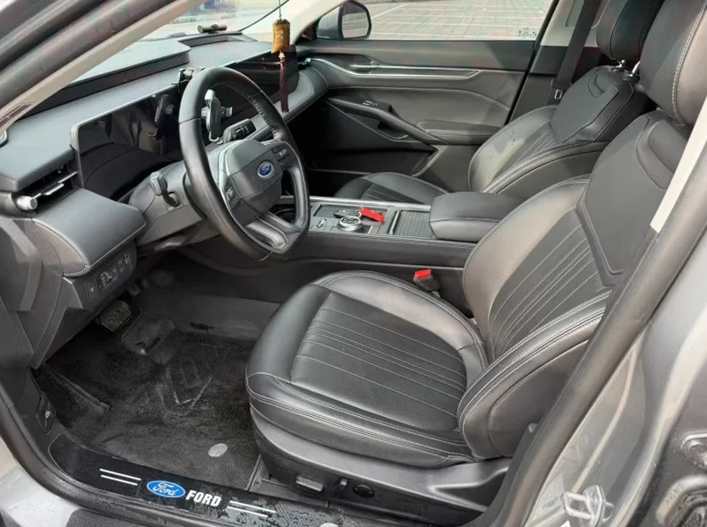 福特蒙迪欧 正面外观三