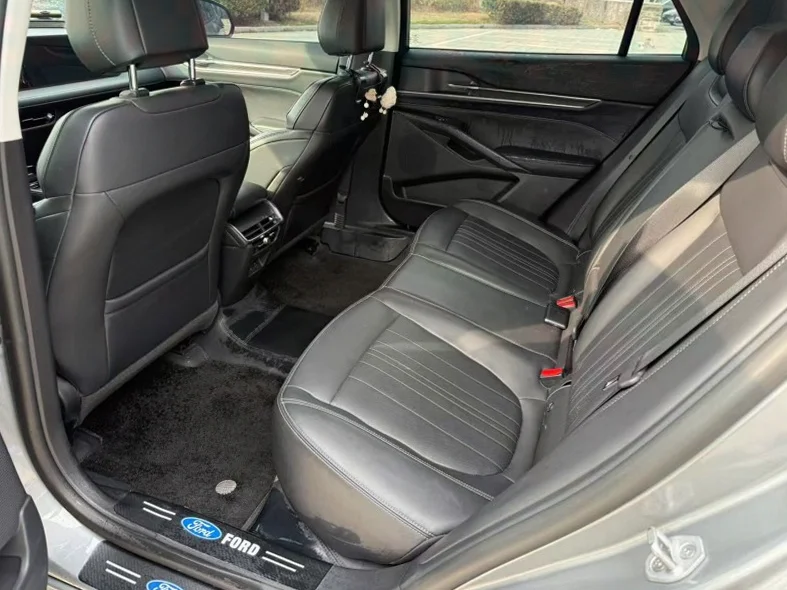 福特蒙迪欧 后面外观三