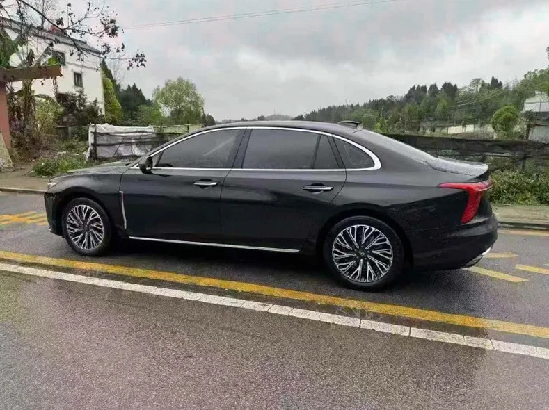 红旗H5 内饰前排