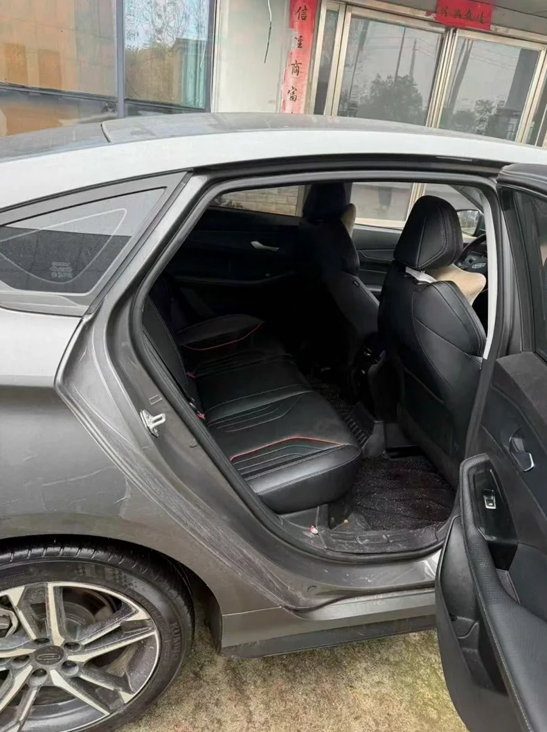 吉利缤瑞 后面外观一