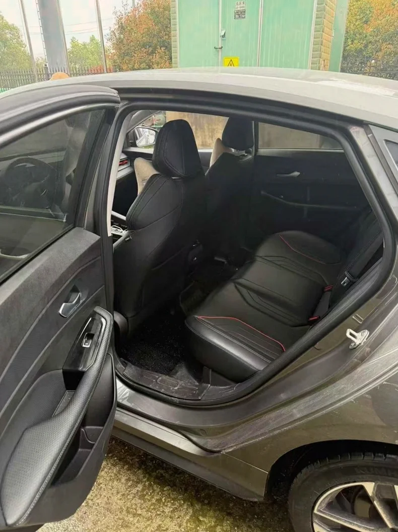 吉利缤瑞 后面外观二