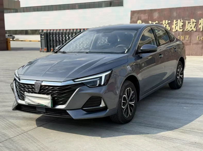 荣威i6 正面外观三