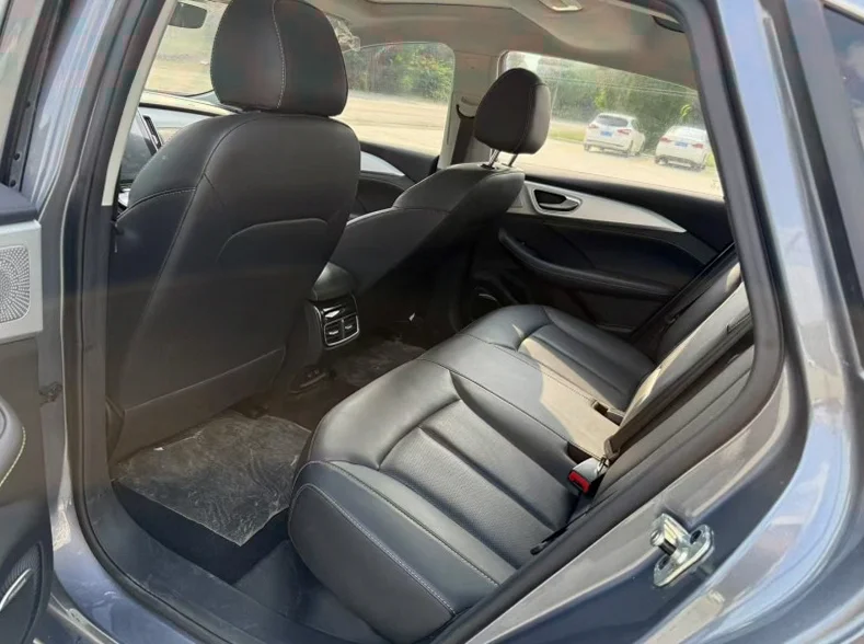 荣威i6 后面外观二