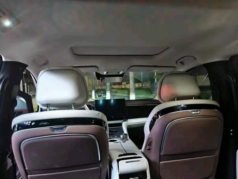 比亚迪夏 正面外观二