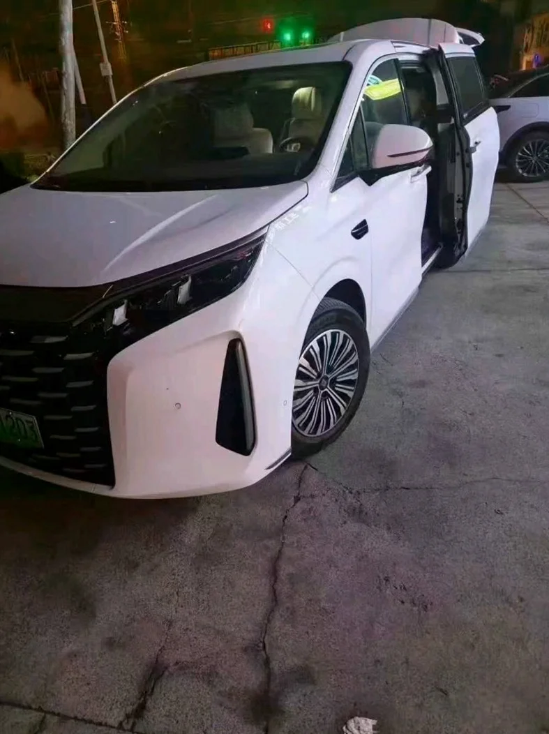 比亚迪夏 后面外观二