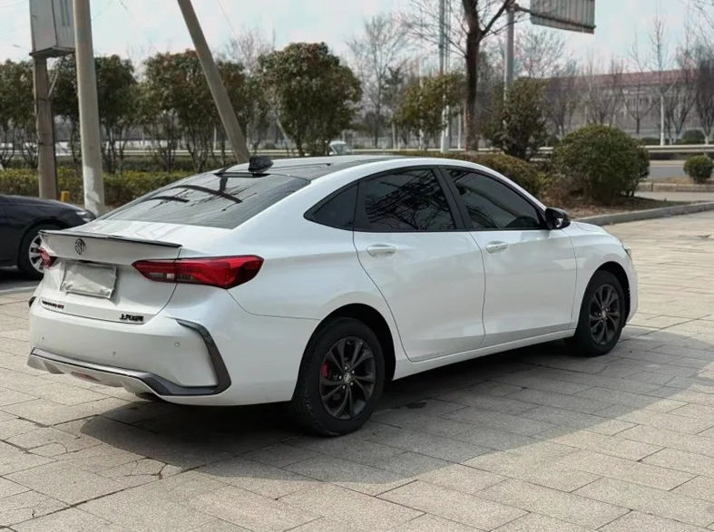 别克威朗 内饰后排