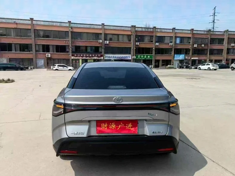 丰田BZ3Pro 内饰后排