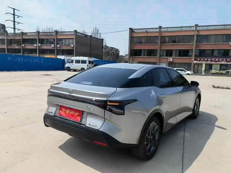 丰田BZ3Pro 内饰前排