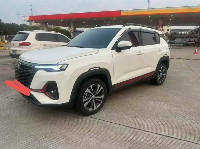 长安汽车CS35 正面外观三