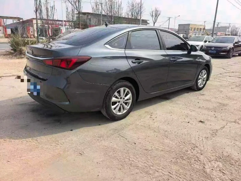 长安汽车逸动 内饰后排