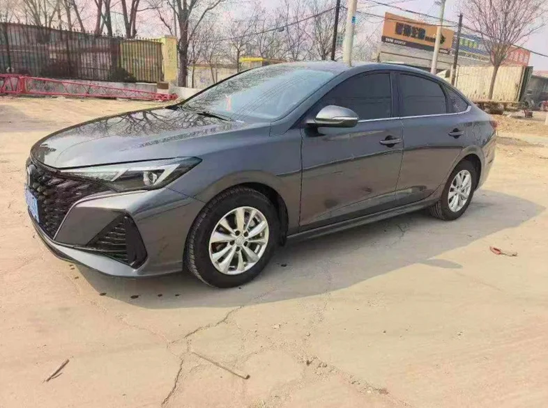 长安汽车逸动 正面外观二