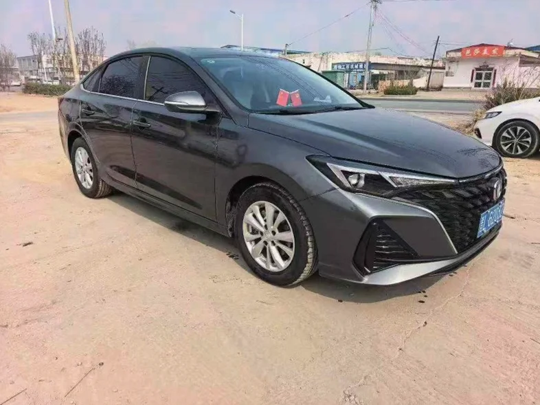 长安汽车逸动 正面外观三