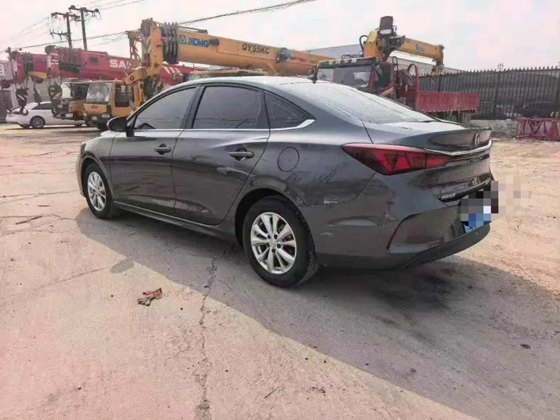 长安汽车逸动 内饰前排