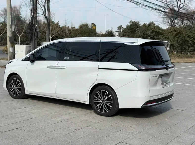 传祺E8 内饰后排