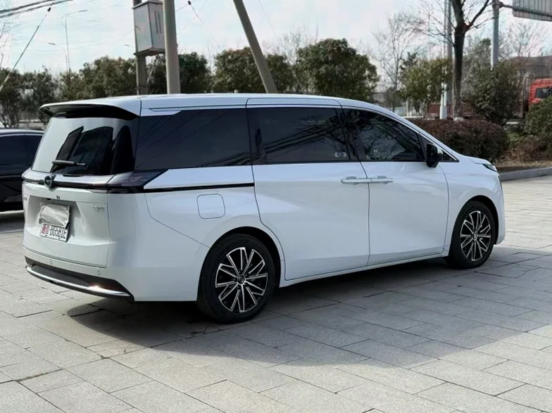 传祺E8 内饰前排