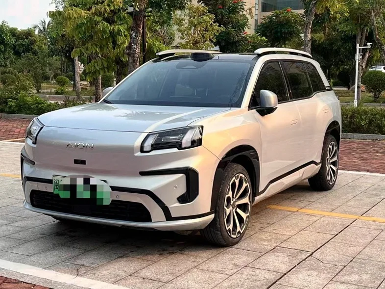 传祺埃安V 正面外观三