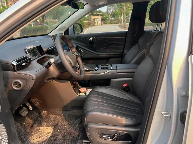 传祺埃安V 后面外观一