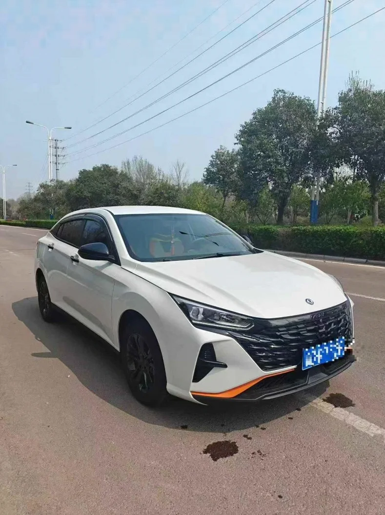 东风奕炫 正面外观二