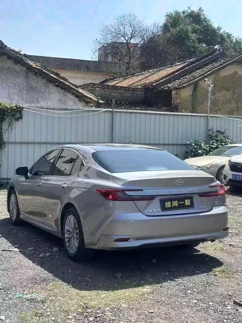 丰田凯美瑞 后面外观一