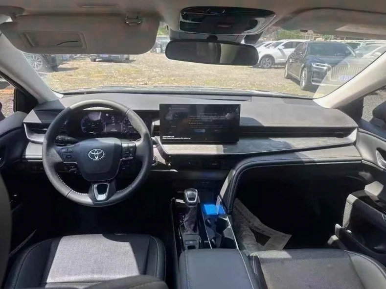 丰田凯美瑞 内饰前排