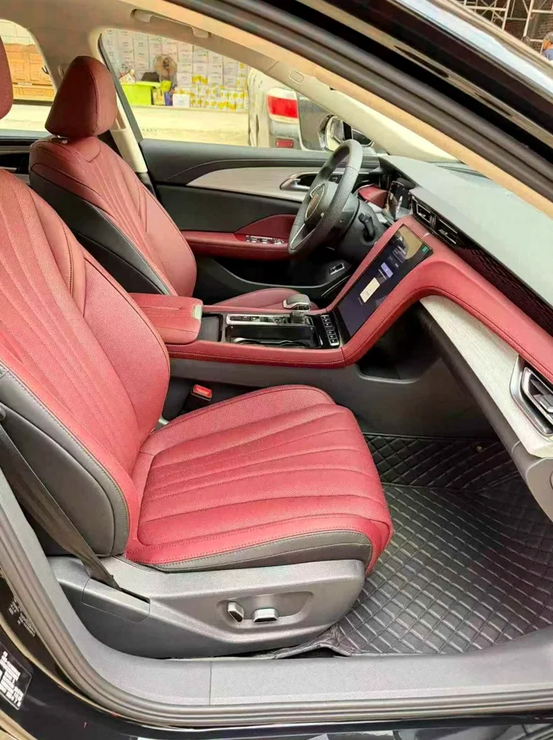 红旗H5 内饰前排