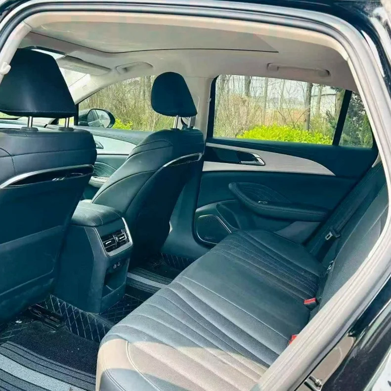 红旗H5 内饰前排