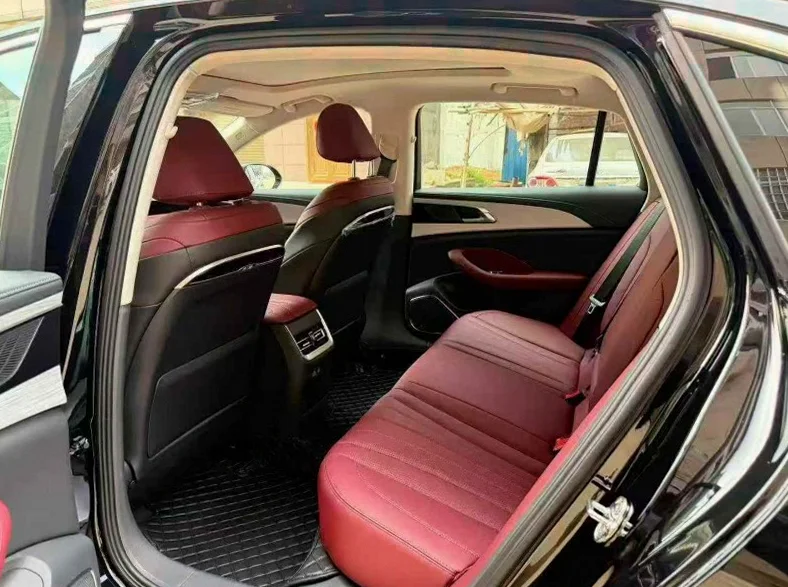 红旗H5 后面外观二