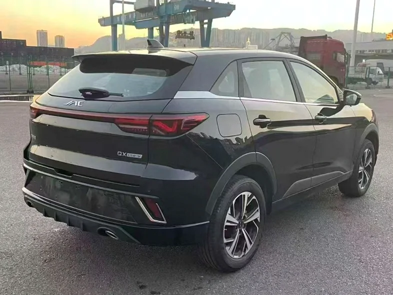 江淮QX 内饰前排