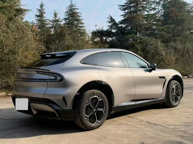 小米YU7 内饰前排