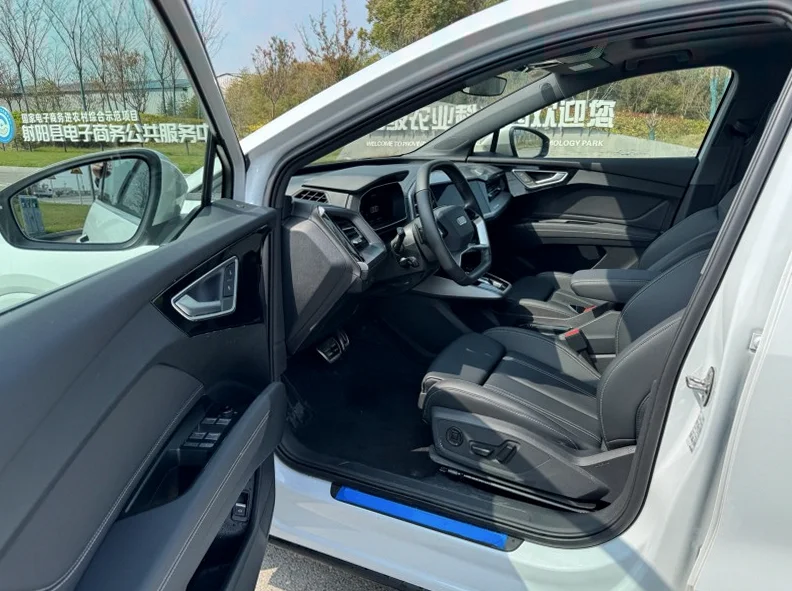 奥迪Q4 后面外观三