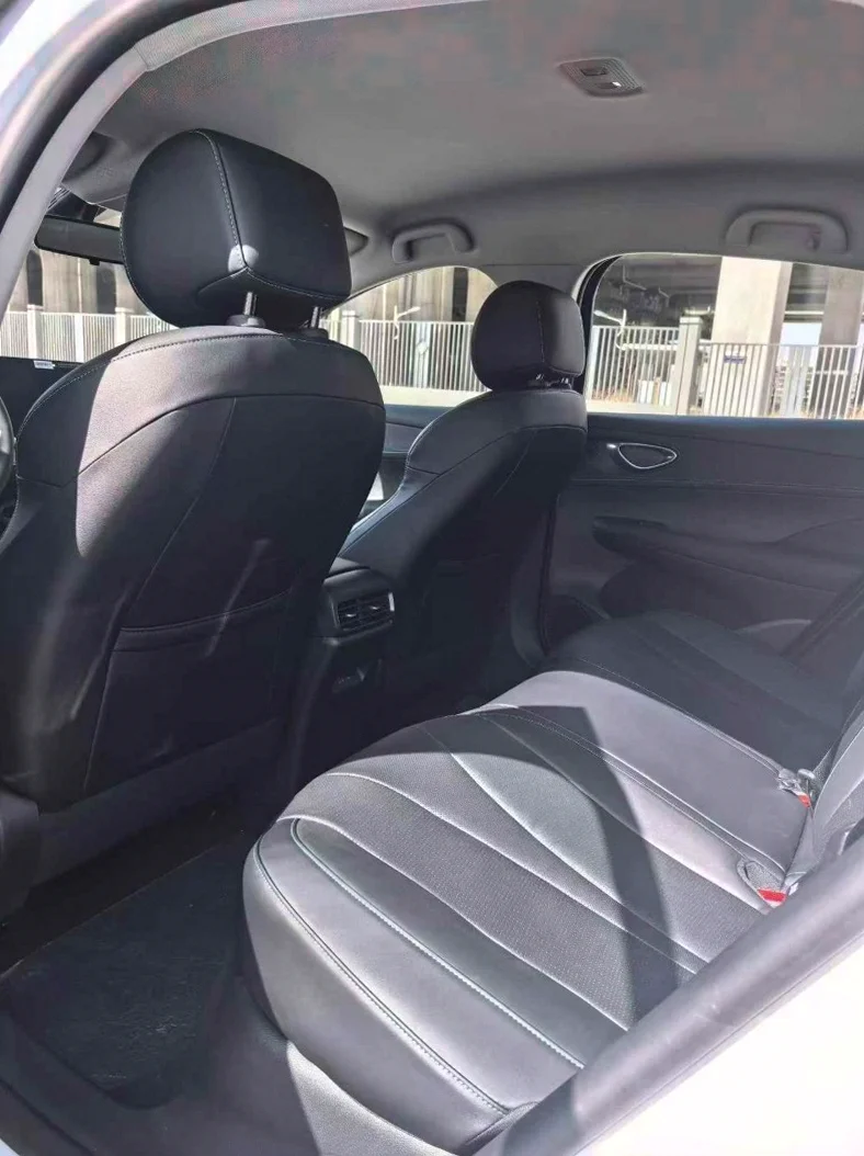 比亚迪海豹 后面外观三